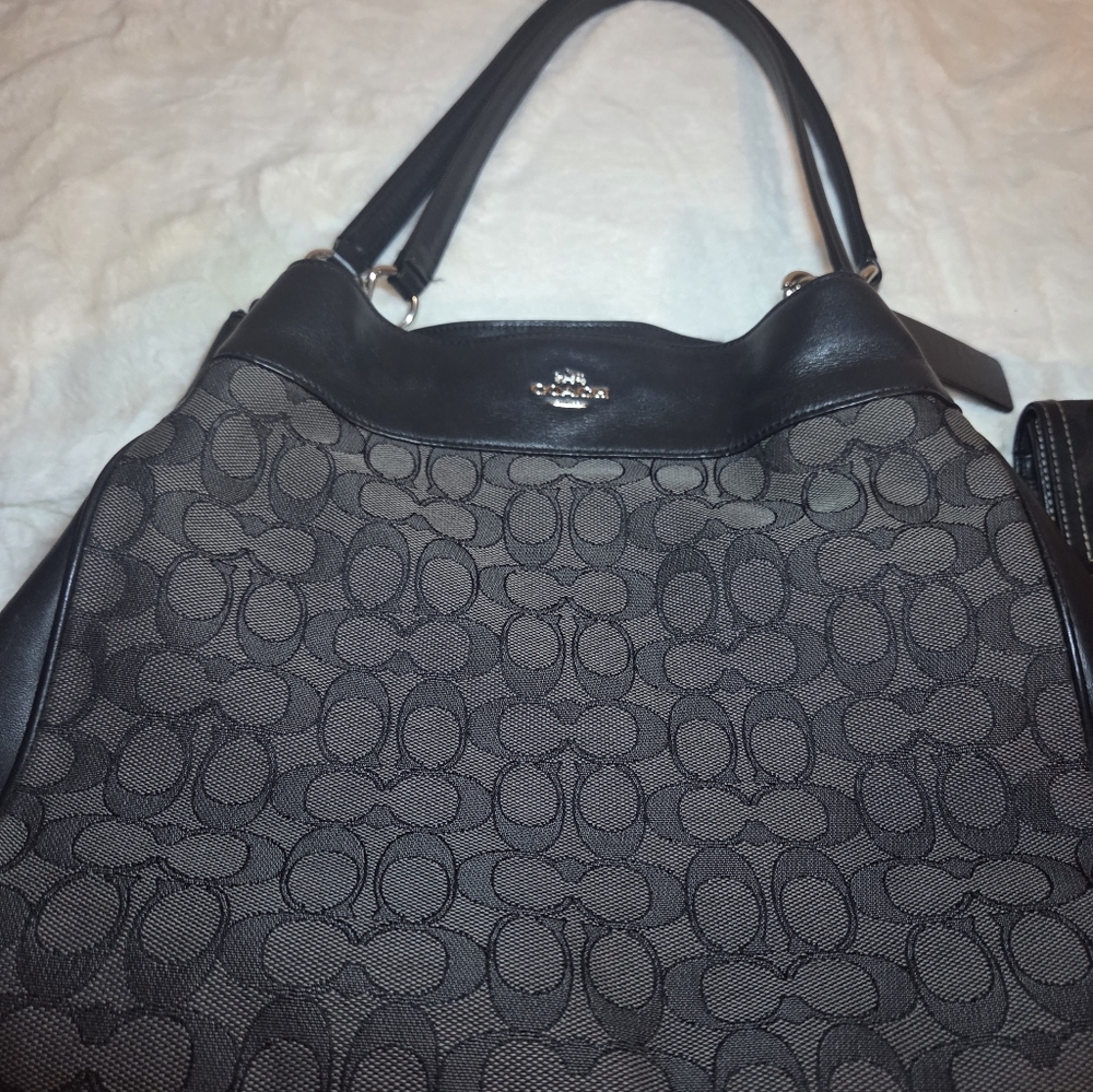 Coach Lexy Shoulder Bag And Wallet - Picture 2 of 11